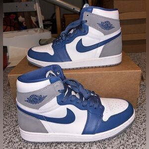 Jordan 1 Retro High Men’s Size 9.5 - Blue and Gray